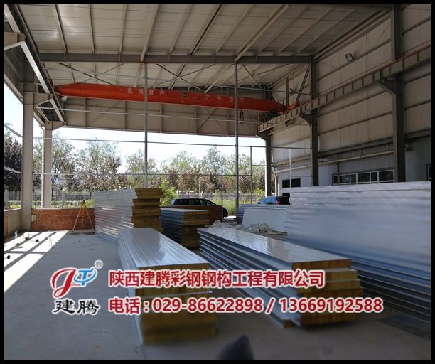 陜西瑞康醫藥有限公司鋼結構維護工程施工現場